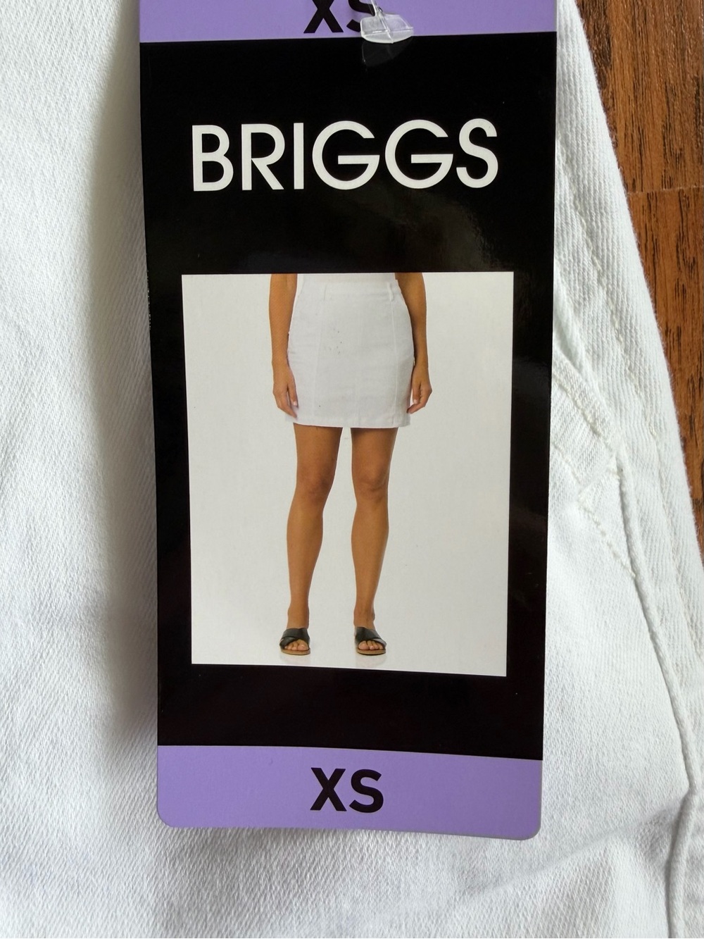 Briggs New York White Mini pull on  Skirt w/shorts, Panel Seams Elastic waist XS